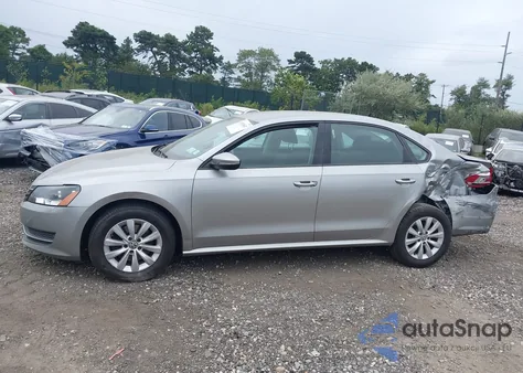 2012 Volkswagen Passat 2.5L S z USA, uszkodzony, nr VIN 1VWAP7A36CC032064
